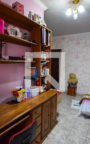 Casa à venda com 353m², 5 quartos e 6 vagas Casa à venda com 353m², 5 quartos e 6 vagasQuarto 1 - Suíte