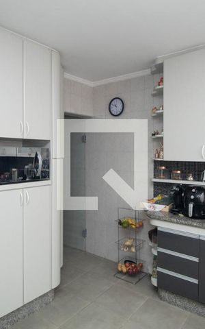 Casa à venda com 160m², 3 quartos e 2 vagas Casa à venda com 160m², 3 quartos e 2 vagasCozinha