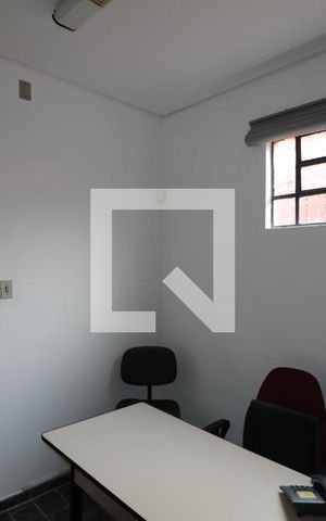 Casa para alugar com 135m², 1 quarto e 2 vagasEscritório