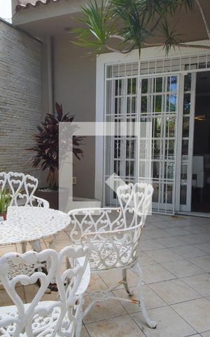 Casa à venda com 260m², 3 quartos e 2 vagasVaranda