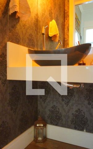 Casa à venda com 260m², 3 quartos e 2 vagasLavabo