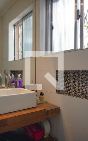 Casa à venda com 260m², 3 quartos e 2 vagasBanheiro da Suíte