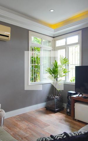 Casa à venda com 260m², 3 quartos e 2 vagasSala de Estar