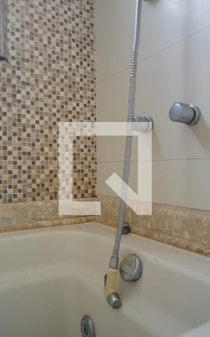 Casa à venda com 260m², 3 quartos e 2 vagasBanheiro Corredor - Banheira