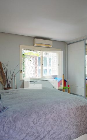 Casa à venda com 260m², 3 quartos e 2 vagasQuarto 1 - Suíte