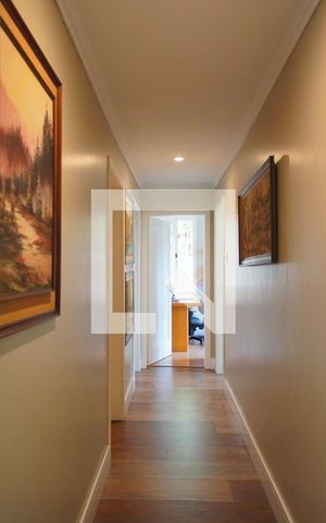 Casa à venda com 260m², 3 quartos e 2 vagasCorredor Quartos