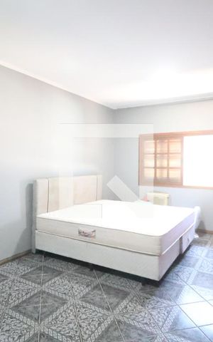 Casa para alugar com 80m², 2 quartos e 3 vagasQuarto