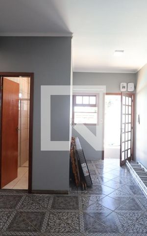 Casa para alugar com 80m², 2 quartos e 3 vagasCozinha e Área de Serviço