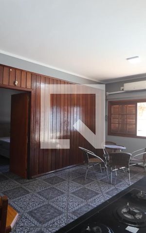 Casa para alugar com 80m², 2 quartos e 3 vagasSala