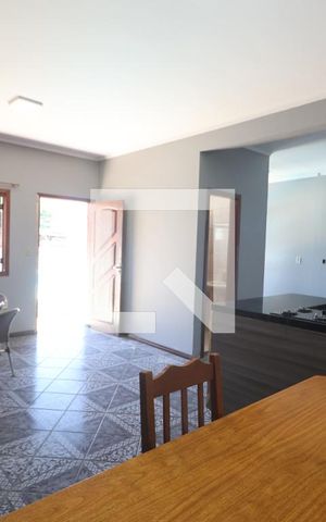 Casa para alugar com 80m², 2 quartos e 3 vagasSala