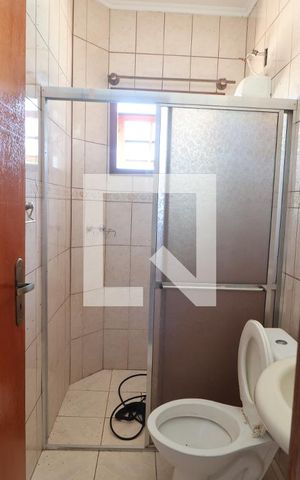 Casa para alugar com 80m², 2 quartos e 3 vagasBanheiro