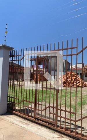 Casa para alugar com 80m², 2 quartos e 3 vagasFachada