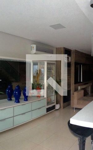 Casa de condomínio à venda com 250m², 3 quartos e 3 vagas Casa de condomínio à venda com 250m², 3 quartos e 3 vagasCozinha