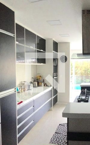 Casa de condomínio à venda com 250m², 3 quartos e 3 vagas Casa de condomínio à venda com 250m², 3 quartos e 3 vagasCozinha