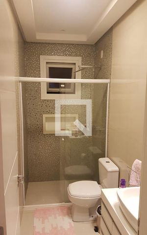 Casa de condomínio à venda com 250m², 3 quartos e 3 vagas Casa de condomínio à venda com 250m², 3 quartos e 3 vagasBanheiro