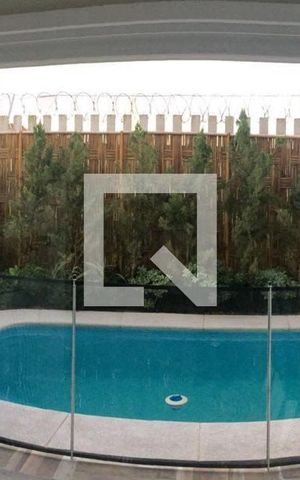 Casa de condomínio à venda com 250m², 3 quartos e 3 vagas Casa de condomínio à venda com 250m², 3 quartos e 3 vagasPiscina