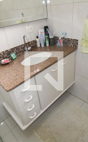 Casa à venda com 180m², 4 quartos e 3 vagasBanheiro 2