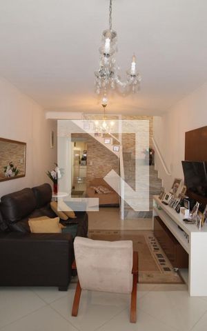 Casa à venda com 180m², 4 quartos e 3 vagasSala
