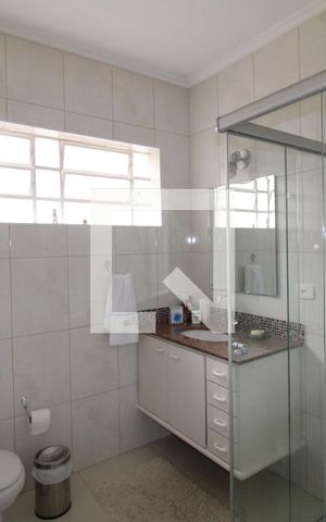 Casa à venda com 180m², 4 quartos e 3 vagasBanheiro 3