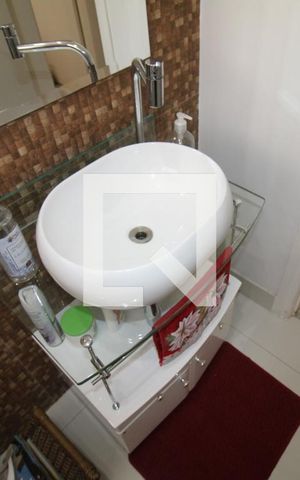 Casa à venda com 180m², 4 quartos e 3 vagasBanheiro 1