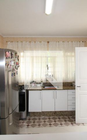 Casa à venda com 180m², 4 quartos e 3 vagasCozinha