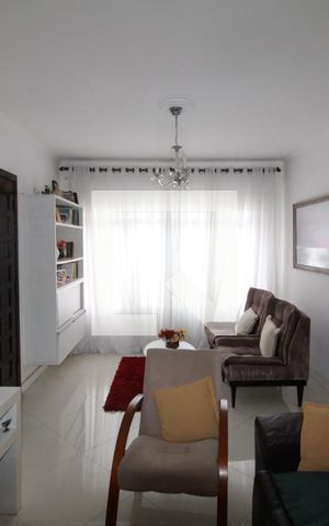 Casa à venda com 180m², 4 quartos e 3 vagasSala