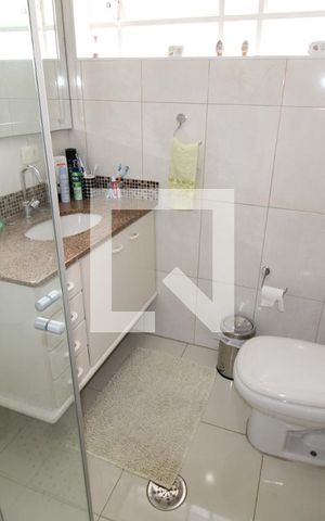 Casa à venda com 180m², 4 quartos e 3 vagasBanheiro 2