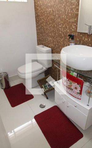 Casa à venda com 180m², 4 quartos e 3 vagasBanheiro 1