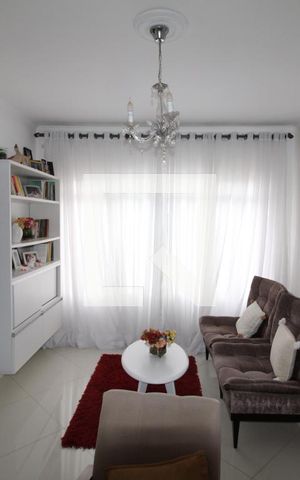 Casa à venda com 180m², 4 quartos e 3 vagasSala