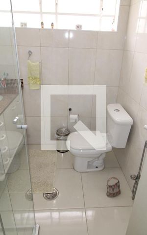 Casa à venda com 180m², 4 quartos e 3 vagasBanheiro 2
