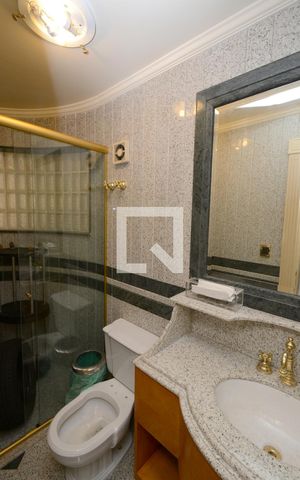 Casa à venda com 1100m², 4 quartos e 5 vagasBanheiro dos Escritórios