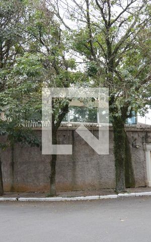 Casa à venda com 1100m², 4 quartos e 5 vagasFachada
