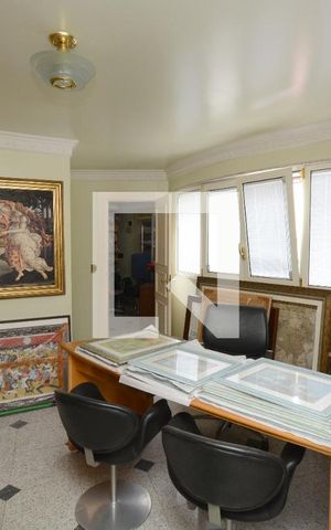 Casa à venda com 1100m², 4 quartos e 5 vagasEscritórios