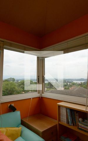 Casa à venda com 1100m², 4 quartos e 5 vagasTerraço panorâmico e sala de games