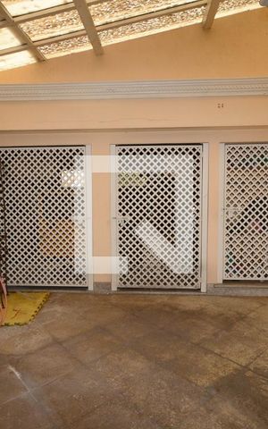 Casa à venda com 1100m², 4 quartos e 5 vagasÁrea de Serviço 2 e gerador 