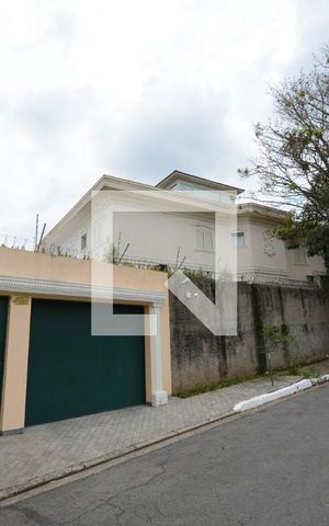 Casa à venda com 1100m², 4 quartos e 5 vagasFachada