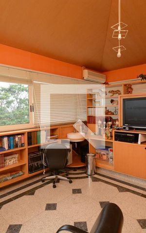 Casa à venda com 1100m², 4 quartos e 5 vagasTerraço panorâmico e sala de games
