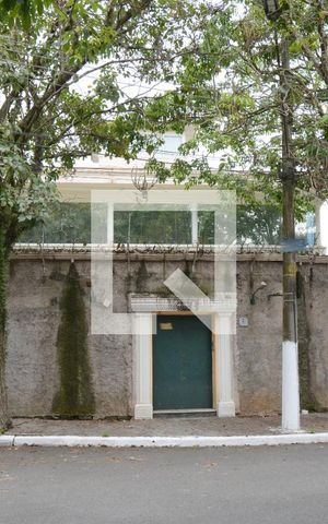 Casa à venda com 1100m², 4 quartos e 5 vagasFachada