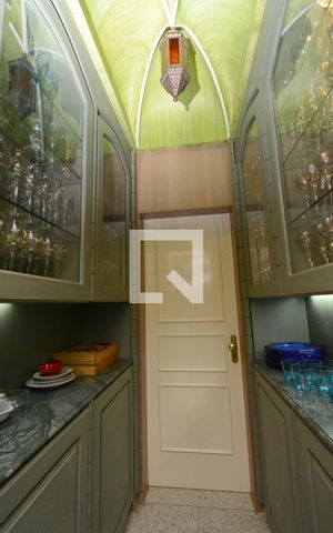 Casa à venda com 1100m², 4 quartos e 5 vagasDespensa