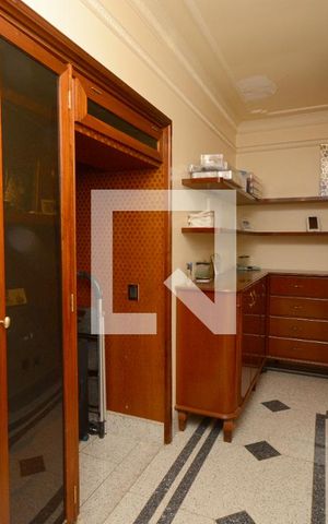 Casa à venda com 1100m², 4 quartos e 5 vagasCorredor