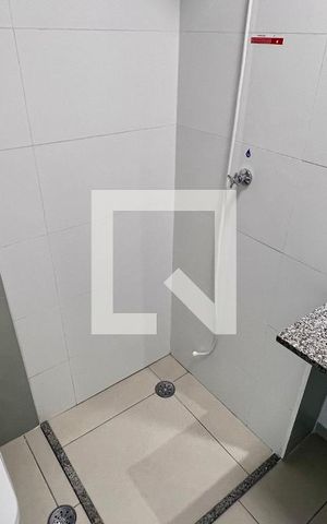 Studio para alugar com 27m², 1 quarto e sem vaga Studio para alugar com 27m², 1 quarto e sem vagaBanheiro