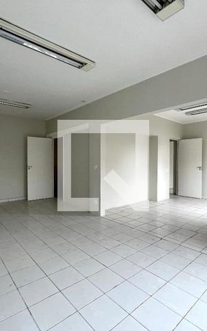 Casa para alugar com 150m², 3 quartos e sem vaga Casa para alugar com 150m², 3 quartos e sem vagaSala