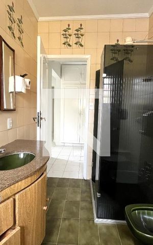 Casa para alugar com 150m², 3 quartos e sem vaga Casa para alugar com 150m², 3 quartos e sem vagaBanheiro Corredor