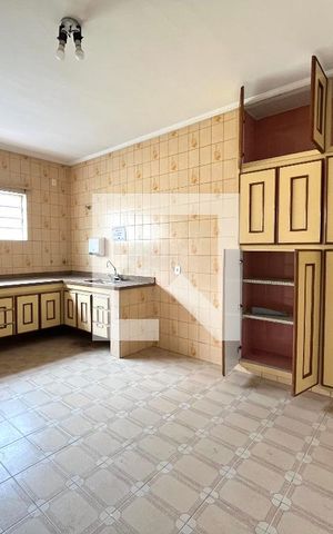 Casa para alugar com 150m², 3 quartos e sem vaga Casa para alugar com 150m², 3 quartos e sem vagaCozinha