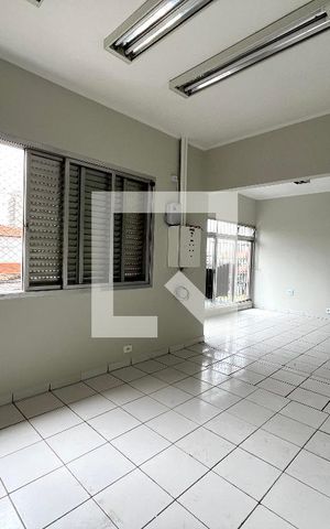 Casa para alugar com 150m², 3 quartos e sem vaga Casa para alugar com 150m², 3 quartos e sem vagaSala