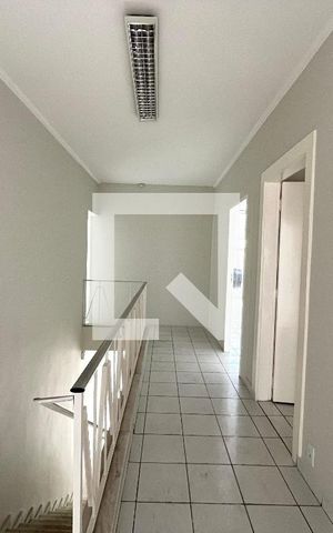 Casa para alugar com 150m², 3 quartos e sem vaga Casa para alugar com 150m², 3 quartos e sem vagaCorredor