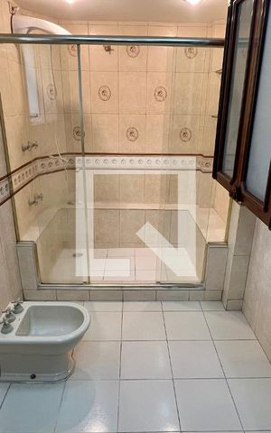 Apartamento para alugar com 118m², 2 quartos e 2 vagas Apartamento para alugar com 118m², 2 quartos e 2 vagasBanheiro