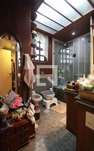 Apartamento à venda com 140m², 3 quartos e 1 vagaBanheiro da suíte