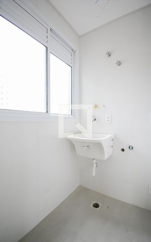Apartamento à venda com 56m², 2 quartos e 1 vaga Apartamento à venda com 56m², 2 quartos e 1 vagaCozinha e Área de Serviço