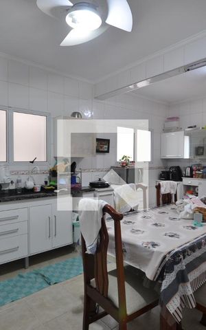 Casa à venda com 340m², 4 quartos e 1 vagaCozinha